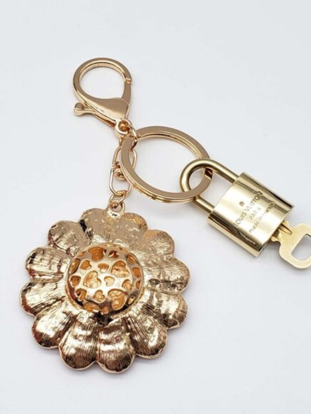 Louis Vuitton Gold Padlock 🔒 Key Set Authentic LV w/ Unbranded Flower Keychain - Picture 3 of 7